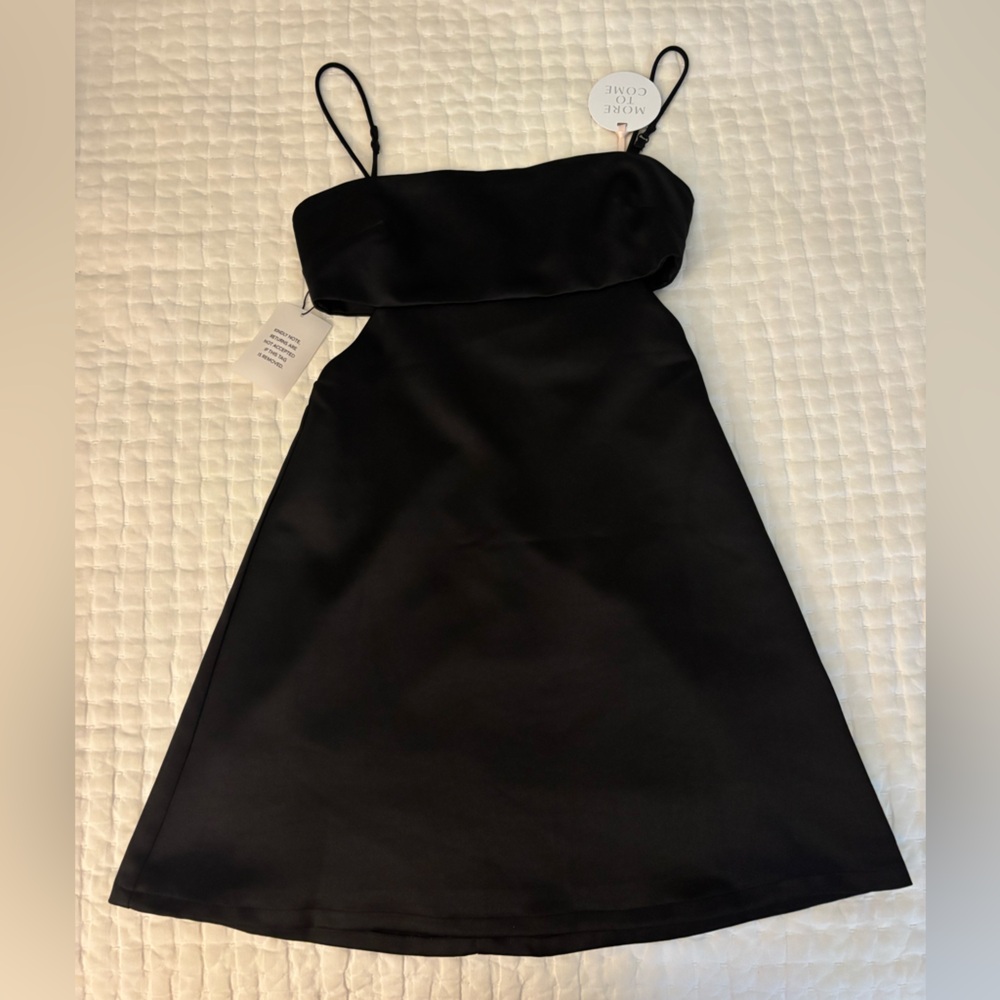 Tanya Cut Out Dress in Black
MORE TO COME